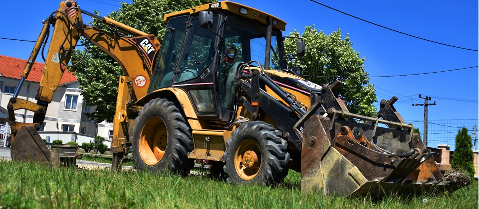 CAT 428D 2 